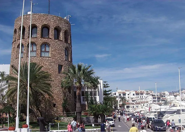 Banus Boutique Muelle Del Ribera Daire *