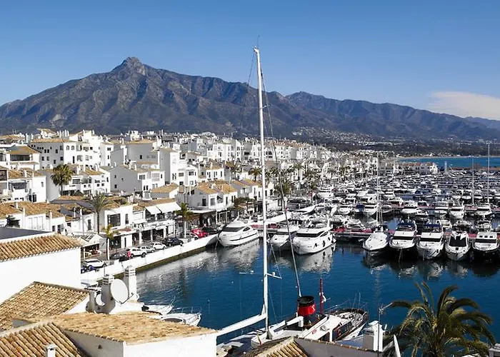 Banus Boutique Muelle Del Ribera Marbella